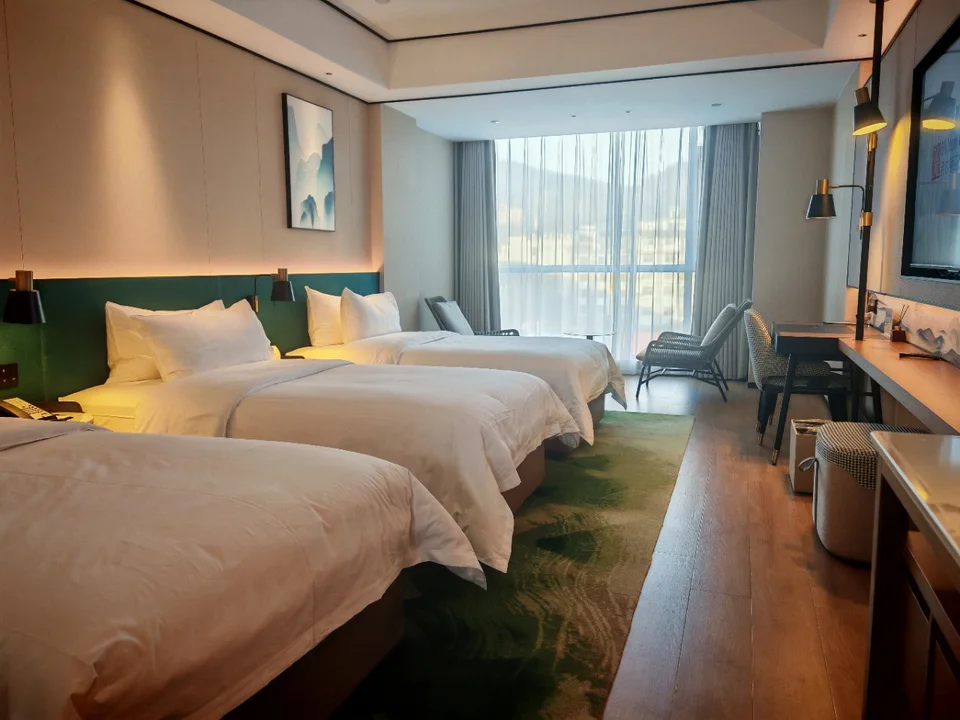 Twin room at Hilton Garden Inn Zhangjiajie Wulingyuan