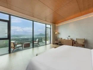 Mountain-view room at Shangu Mijing Hotel in Sangzhi