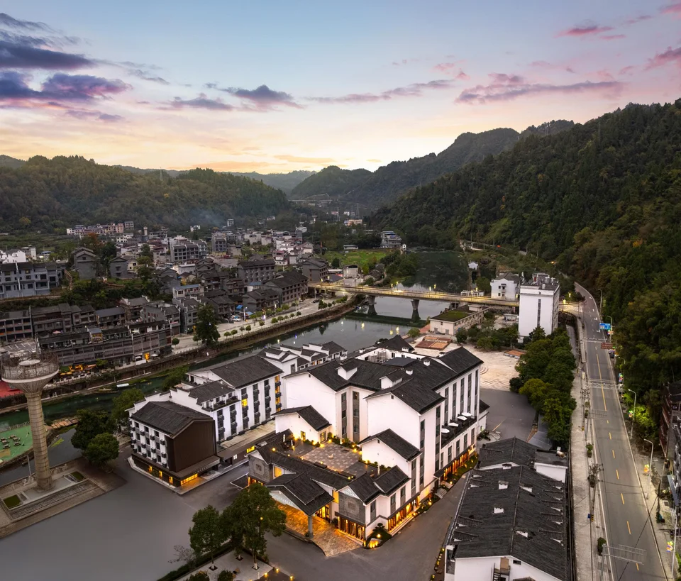 Building overview of Wingate by Wyndham Fenghuang
